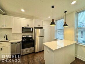 1362 N Bosworth Ave, Unit 1# in Chicago, IL - Foto de edificio - Building Photo