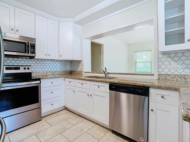 2701 S Manhattan Ave in Tampa, FL - Foto de edificio - Building Photo