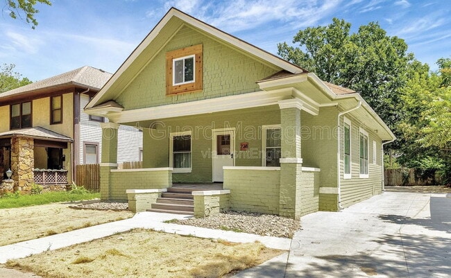 property at 228 S Erie St