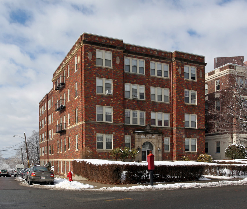 34 Main St in Malden, MA - Foto de edificio