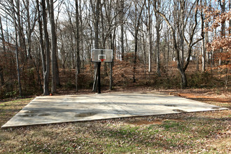 Laurel Oaks in Greensboro, NC - Building Photo - Building Photo