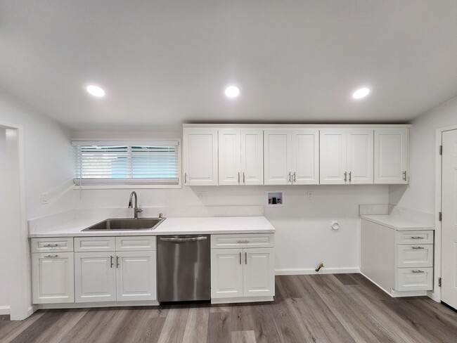 1300 N Ferndale St in Anaheim, CA - Building Photo - Building Photo