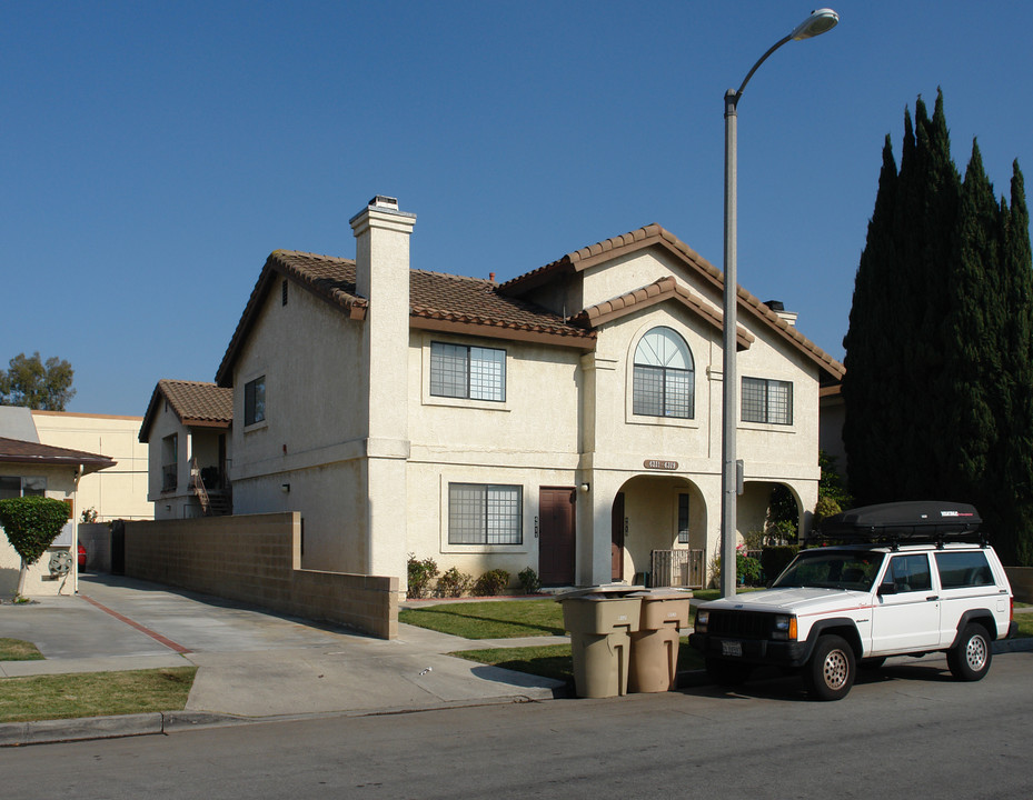 4311-4319 Green Ave in Los Alamitos, CA - Foto de edificio