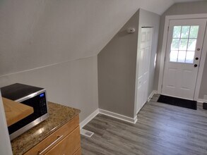 3607 Waukegan Rd, Unit A in McHenry, IL - Foto de edificio - Building Photo
