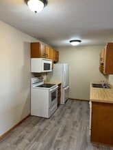 9141 Hwy 55 in Golden Valley, MN - Building Photo - Building Photo