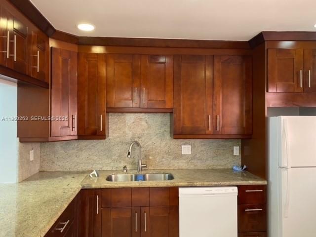 215 SE 3rd Ave in Hallandale Beach, FL - Building Photo - Building Photo