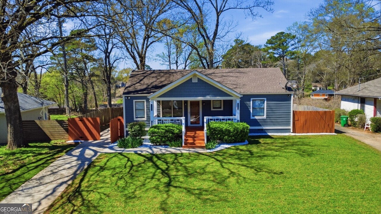 1670 Cecilia Dr SE in Atlanta, GA - Building Photo