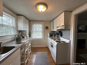 81 New St, Unit 2 in Huntington, NY - Building Photo - Building Photo
