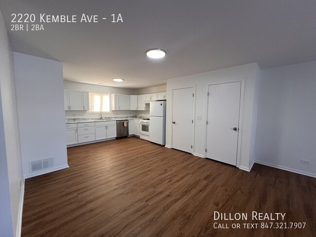 2220 Kemble Ave in North Chicago, IL - Foto de edificio - Building Photo
