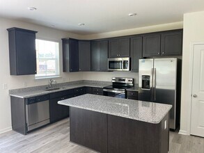 311 Excel Dr in Richmond Hill, GA - Building Photo - Building Photo
