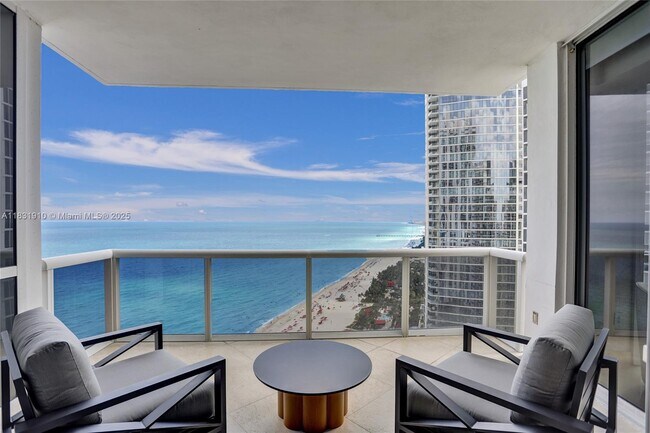 18101 Collins Ave in Sunny Isles Beach, FL - Building Photo - Building Photo