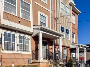 5030 B St SE in Washington, DC - Building Photo - Building Photo