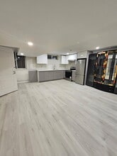 13076 Keele St in King City, ON - Building Photo - Building Photo