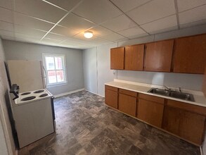 372 Main St in Lawrence, NJ - Building Photo - Building Photo