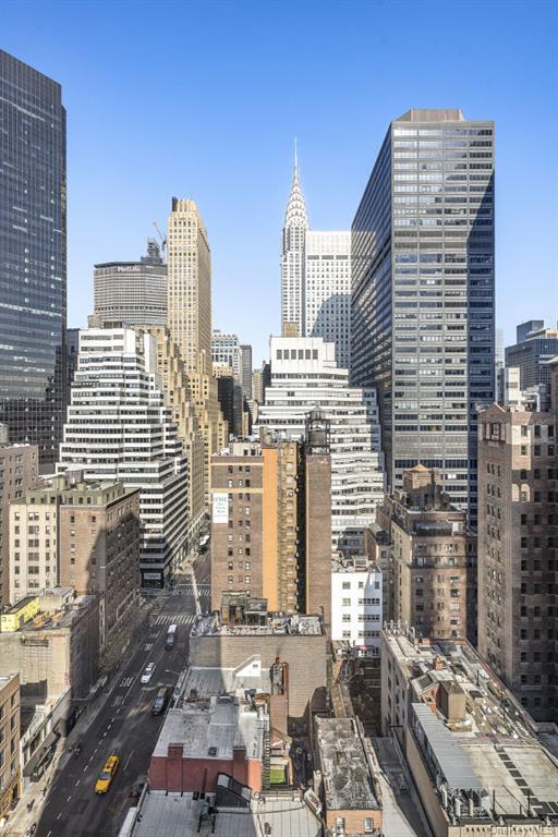 325 Lexington Ave, Unit 19C in New York, NY - Building Photo - Building Photo