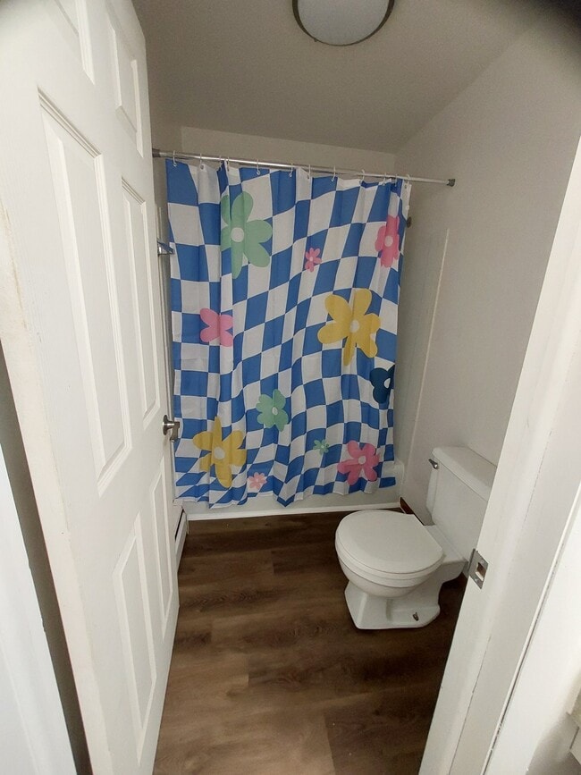 519 Sunnyslope Dr, Unit 725-7 in Hartland, WI - Foto de edificio - Building Photo