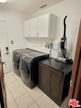 16913 Bassett St in Los Angeles, CA - Building Photo - Building Photo