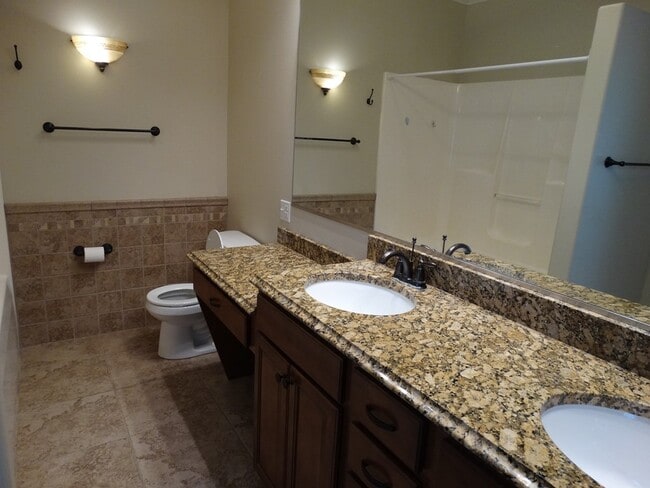 property at 602 Lynhurst Ave