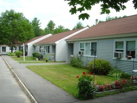 Orchard Circle in Farmington, NH - Building Photo - Building Photo