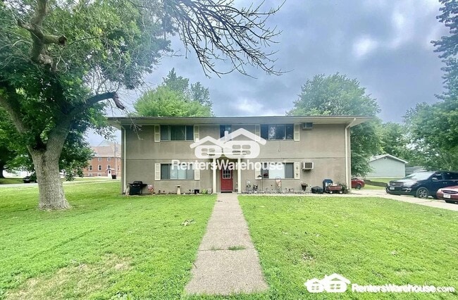 property at 206 N Madison St