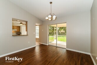 18557 Wisteria Rd in Ft. Myers, FL - Building Photo - Building Photo