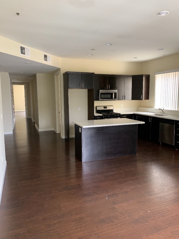 14206 Riverside Dr in Los Angeles, CA - Building Photo - Building Photo