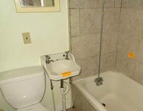 724 Cawood St in Lansing, MI - Building Photo - Building Photo