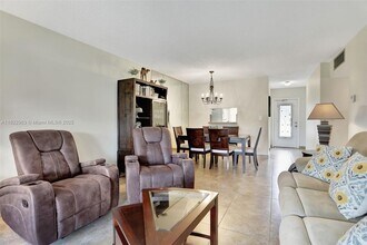 3401 NW 47th Ave in Lauderdale Lakes, FL - Building Photo - Building Photo