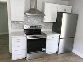 170 Potuccos Ring Rd in Wolcott, CT - Building Photo - Building Photo