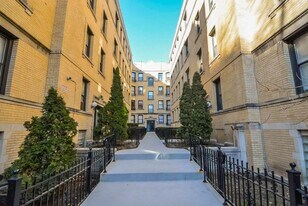 4602 N Beacon St in Chicago, IL - Building Photo
