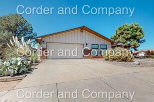 7827-7827 Republic Dr NE in Albuquerque, NM - Building Photo