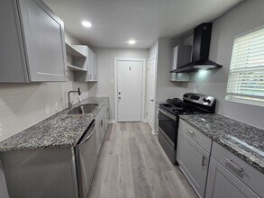 501A Parkdale Ave in Fort Worth, TX - Building Photo - Building Photo