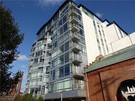 1237 Washington Ave, Unit 412 in Cleveland, OH - Building Photo