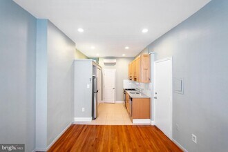 626 S 19th St-Unit -UNIT 1F in Philadelphia, PA - Building Photo - Building Photo