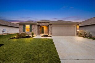 917 Chachalaca Ct in Seguin, TX - Building Photo