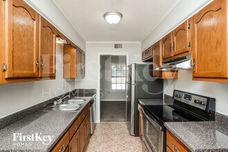 4834 Walden Glen St in Memphis, TN - Foto de edificio - Building Photo