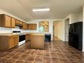 9000 Spiceland Cir in Austin, TX - Building Photo - Building Photo