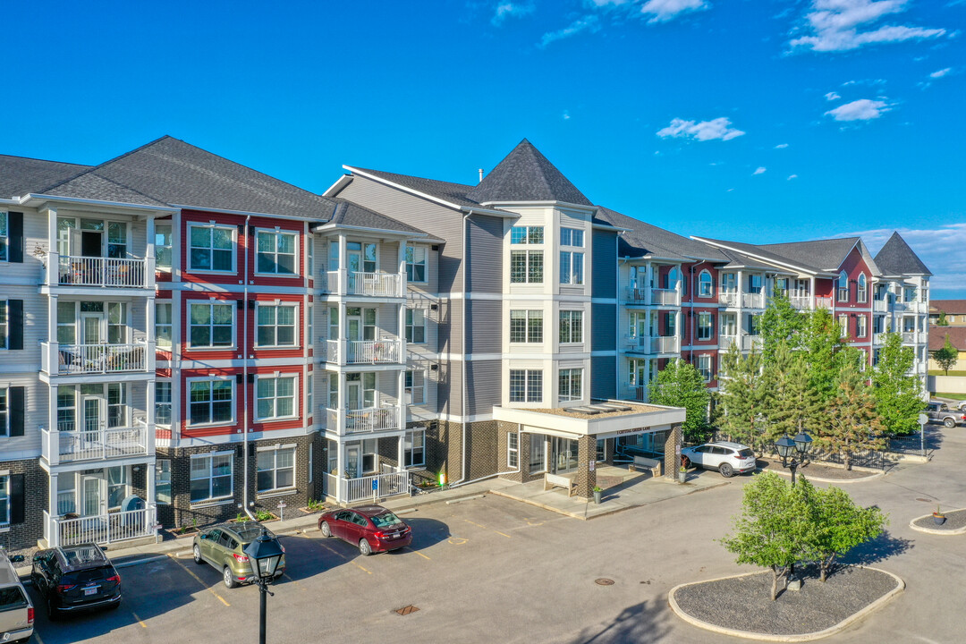 1 Crystal Green Ln in Okotoks, AB - Building Photo