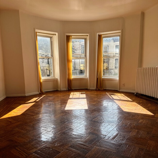 10 Parkside Ct, Unit 2