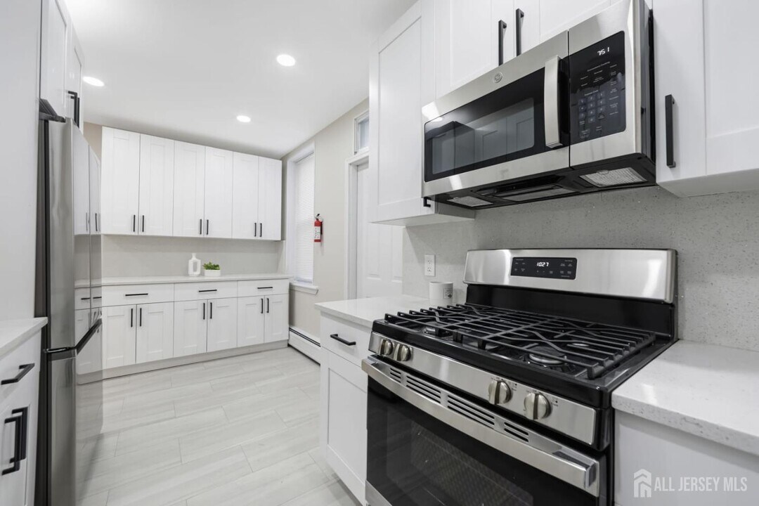 3458 John F. Kennedy Blvd in Jersey City, NJ - Building Photo