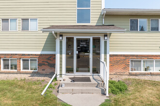 Mountainview Apartments in Airdrie, AB - Building Photo - Building Photo