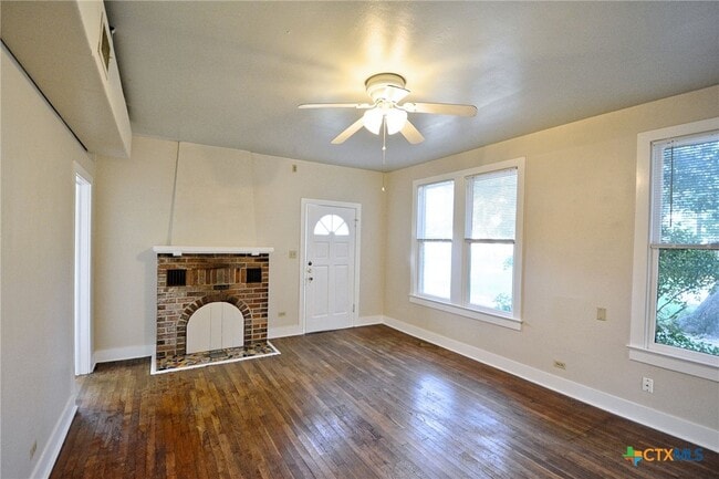 property at 1432 N Walnut Ave