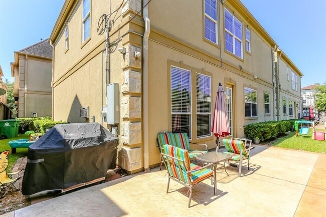 property at 5622 Dolores St
