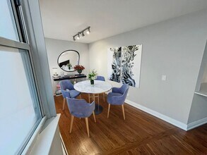 5650 N Sheridan Rd in Chicago, IL - Building Photo - Building Photo