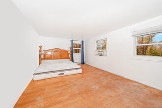 22 Gotham Ave in Elmont, NY - Building Photo - Building Photo