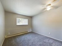 Williamsburg Apartments in Battle Creek, MI - Building Photo - Building Photo