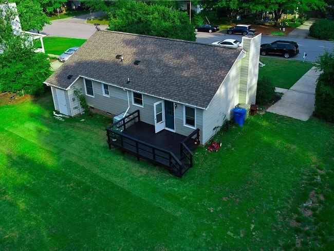 725 E Cardinal Dr in Fuquay Varina, NC - Building Photo - Building Photo