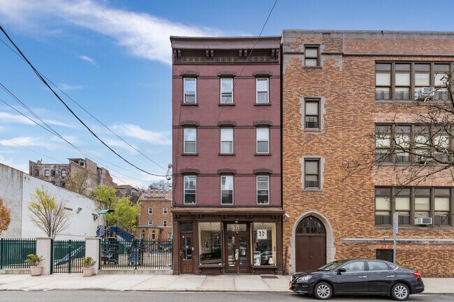 177 York St in Jersey City, NJ - Building Photo - Building Photo
