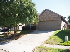 1918 Ainsley Ct in Corinth, TX - Building Photo - Building Photo