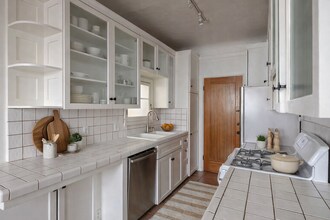 1345 N Hayworth Ave, Unit 108 in West Hollywood, CA - Foto de edificio - Building Photo